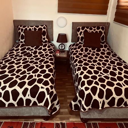 Appartement Ibn Khaldoon à Madaba Extérieur photo