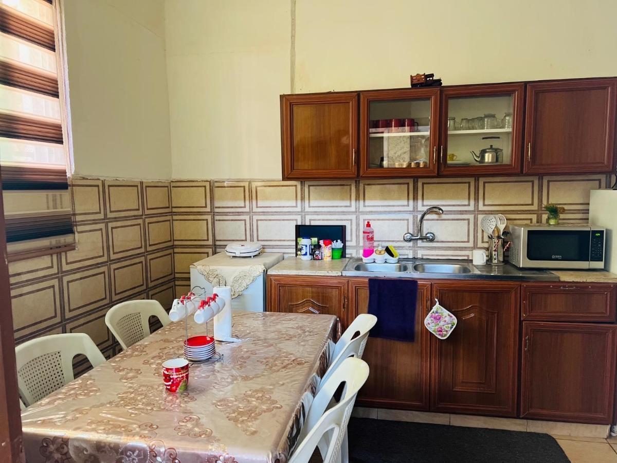 Appartement Ibn Khaldoon à Madaba Extérieur photo